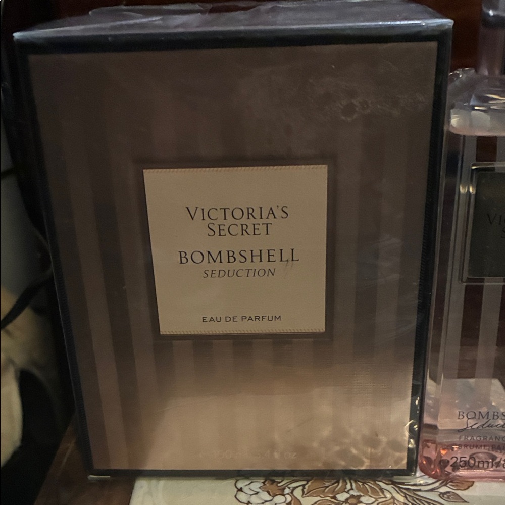 Victoria's Secret Pink & Gold Bombshell Seduction Box